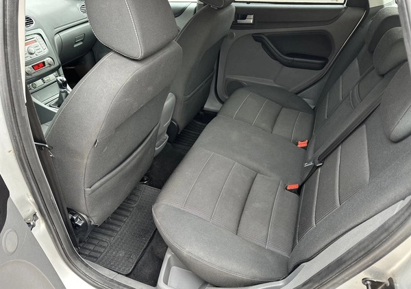 Ford Focus cena 16900 przebieg: 194000, rok produkcji 2010 z Ożarów małe 254